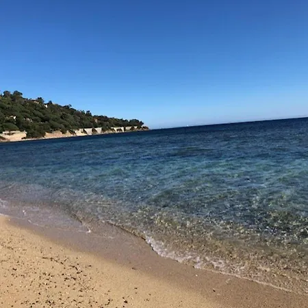 Agreable Roquebrune 32 M² Piscine Partagee Au Soleil! شقة
